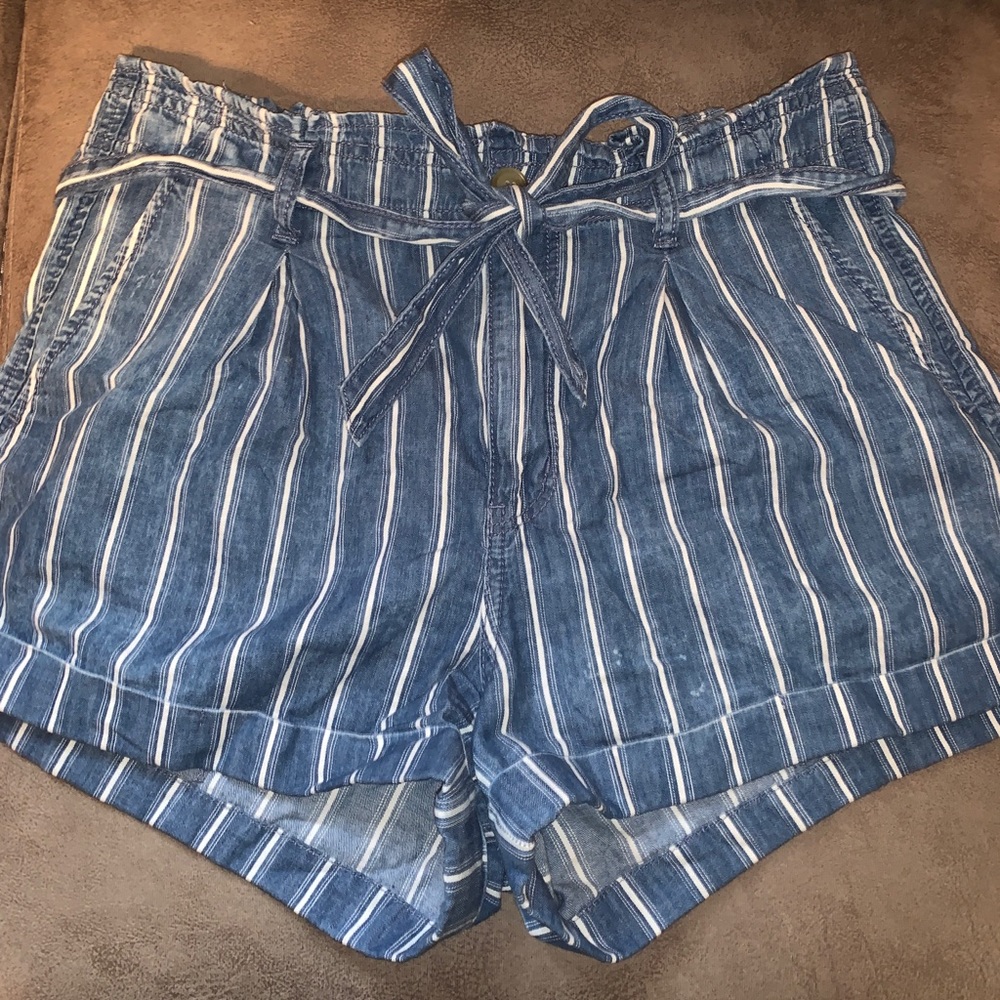 American Eagle Flowy Shorts